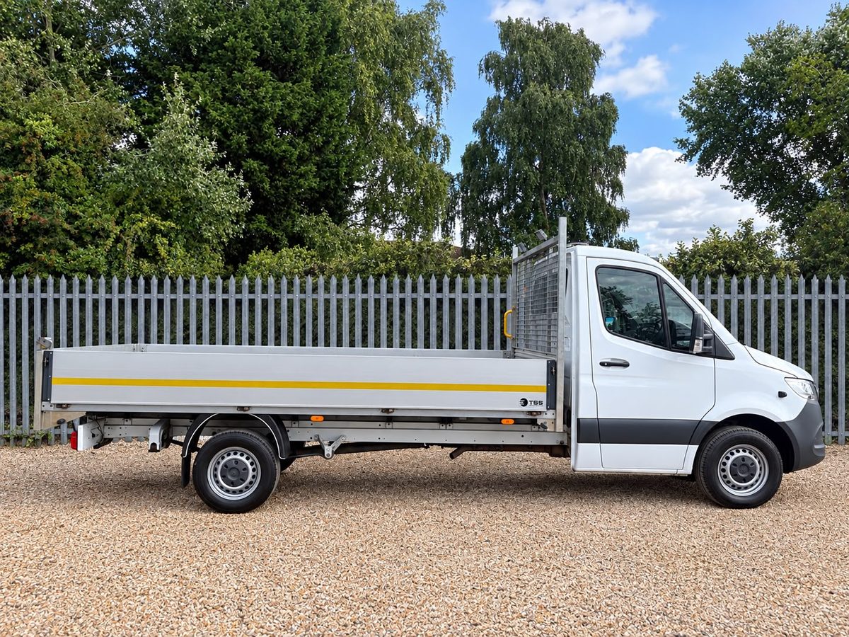 Dropside van side profile